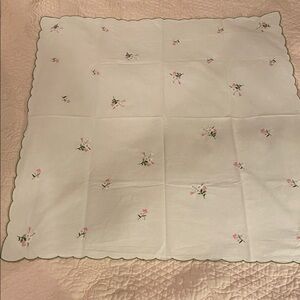 Vintage Floral Embroidered Pink/White Flowers Tablecloth 29” Square